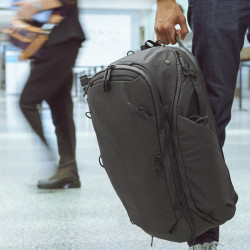 Plecak PEAK DESIGN TRAVEL BACKPACK 45L z logo firmy