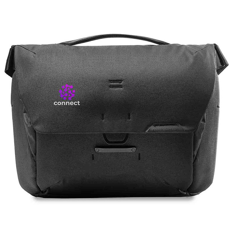 PEAK DESIGN EVERYDAY MESSENGER 13L Photo Bag with company logo