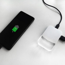 Hub XOOPAR MINI ILO gadżet reklamowy podświetlany z logo